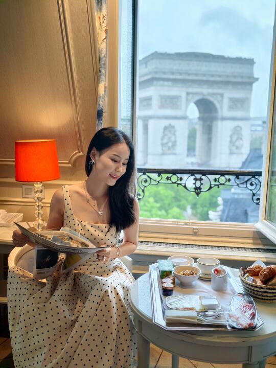 在巴黎住到了人生酒店｜和凯旋门一起吃早餐
