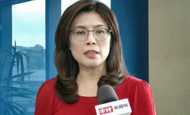 不少人觉得郑丽文是在帮国民党延续 “不统不独” 的模糊空间，可真相是，她正在为两