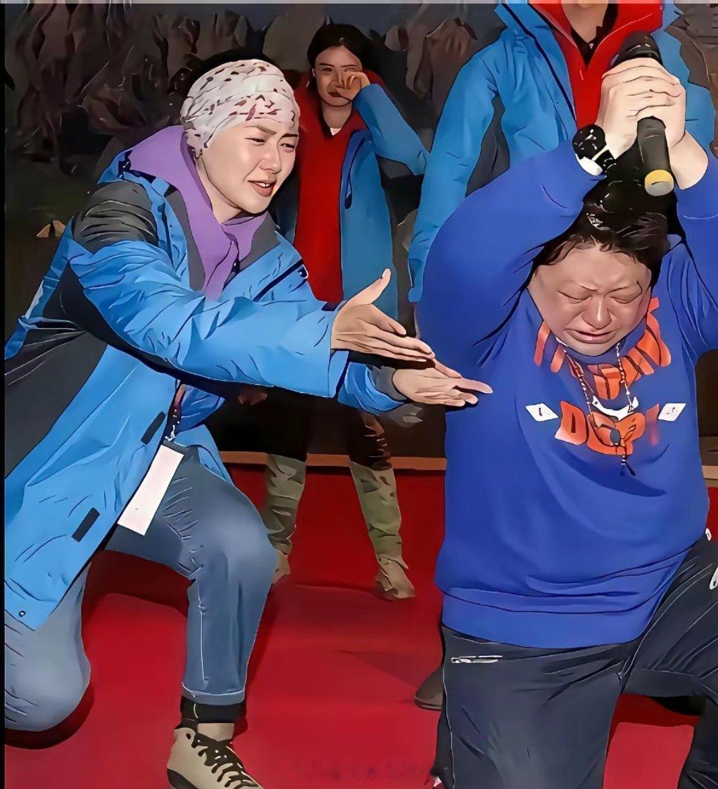 像不像话剧表演？但很多人就爱吃这一套，容易被感动，容易产生信任
