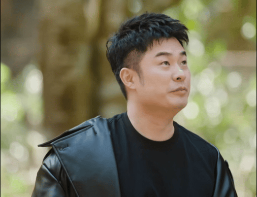 这期节目可以改名叫《五哈之伦理的诱惑》了。导演组是懂怎么制造话题的，开局就扔王炸