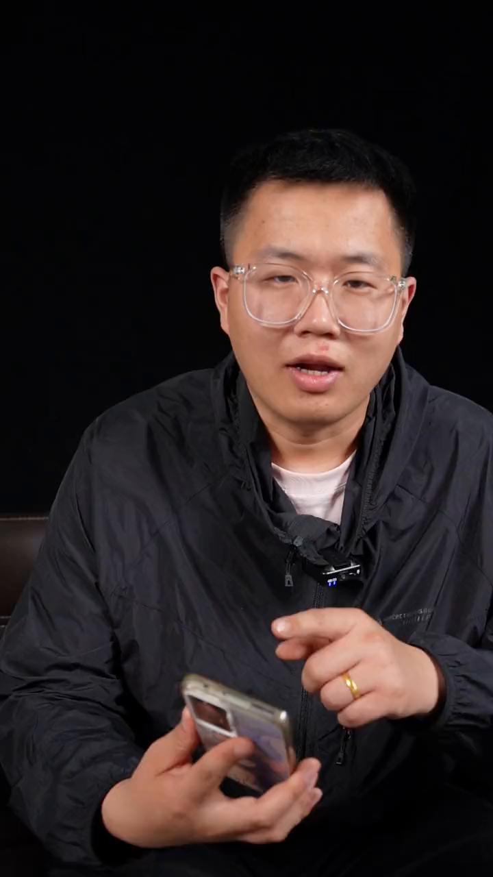 来看这张图，小米的内部绝对是有内鬼。昨天晚上小米Y7刚发布，今天我就看到这么一条
