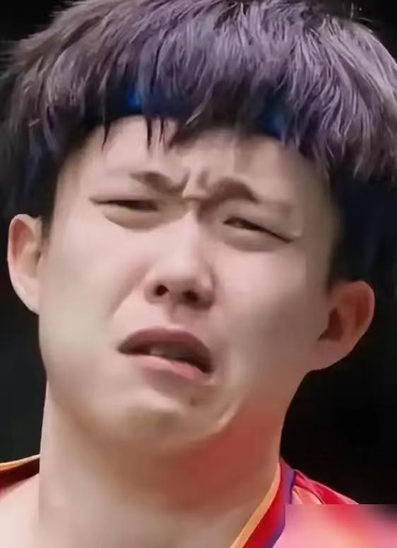 赛场外面的热闹程度，甚至比比赛场地内部还要显得更为突出一些。官方方面，最终选择出