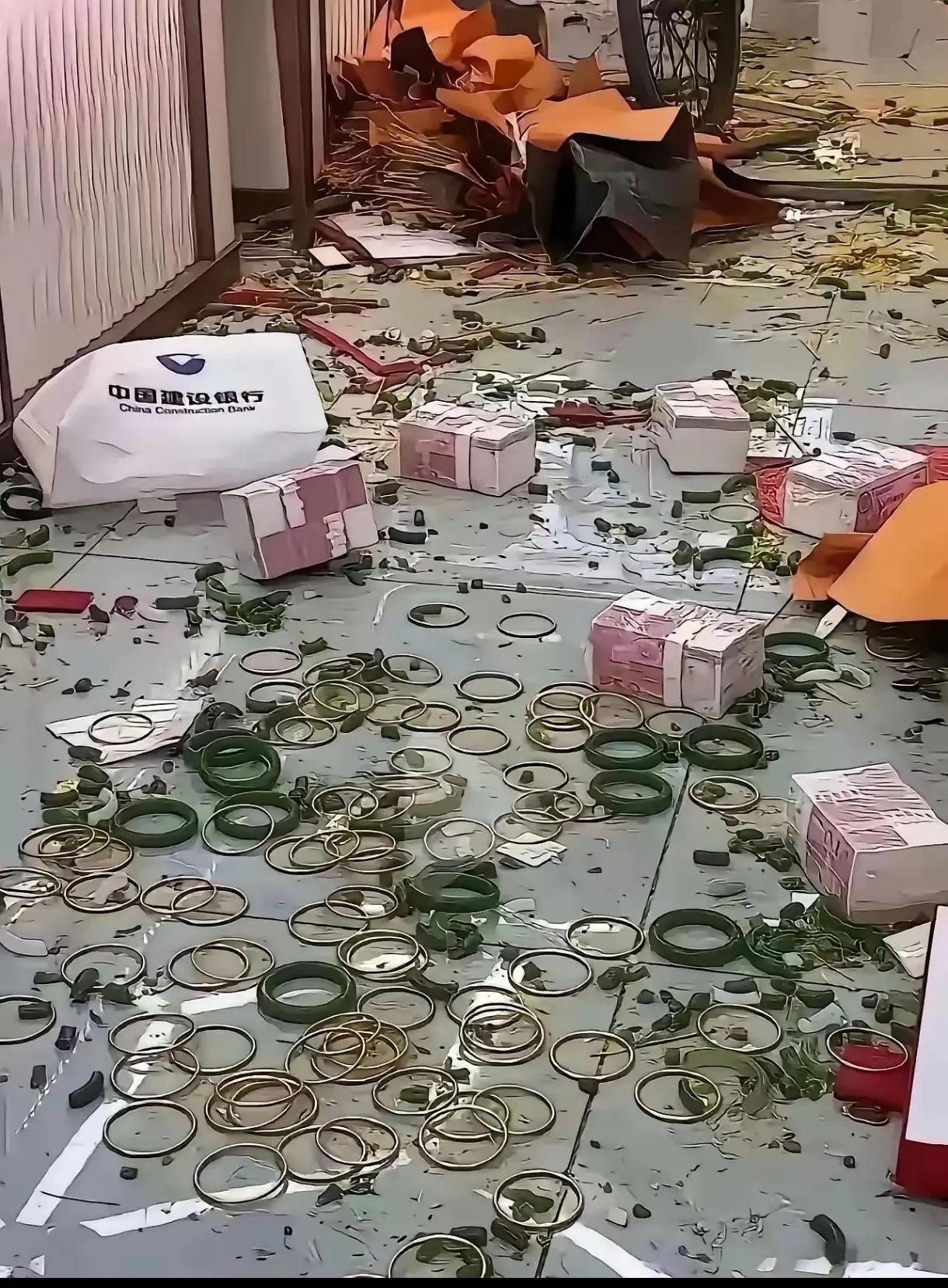 如果是你，你会先捡哪个？
