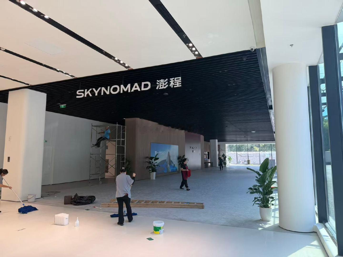 澎程部分门店单独开店是合理的……有些商超店太小了，很难再放下几台大SUV……汽场