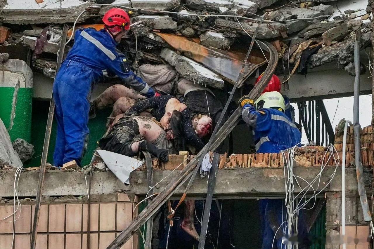 这个月的头7天内，俄罗斯杀死了超过90名乌克兰的平民，其中包括儿童、老人和妇女，