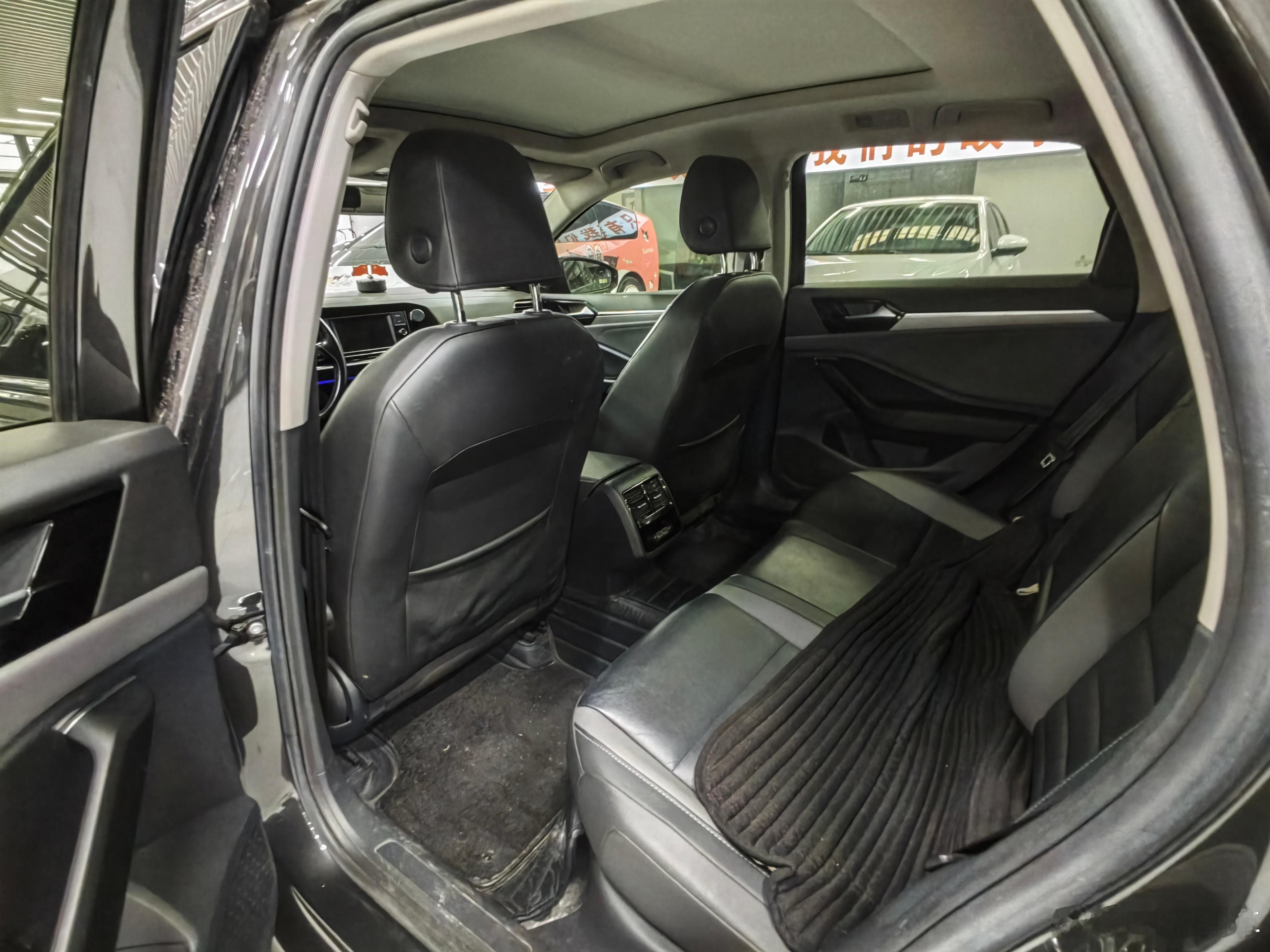 最新拿下19年1.4T自动舒适版速腾 一手车 12.6万公里实表 单独更换一个大