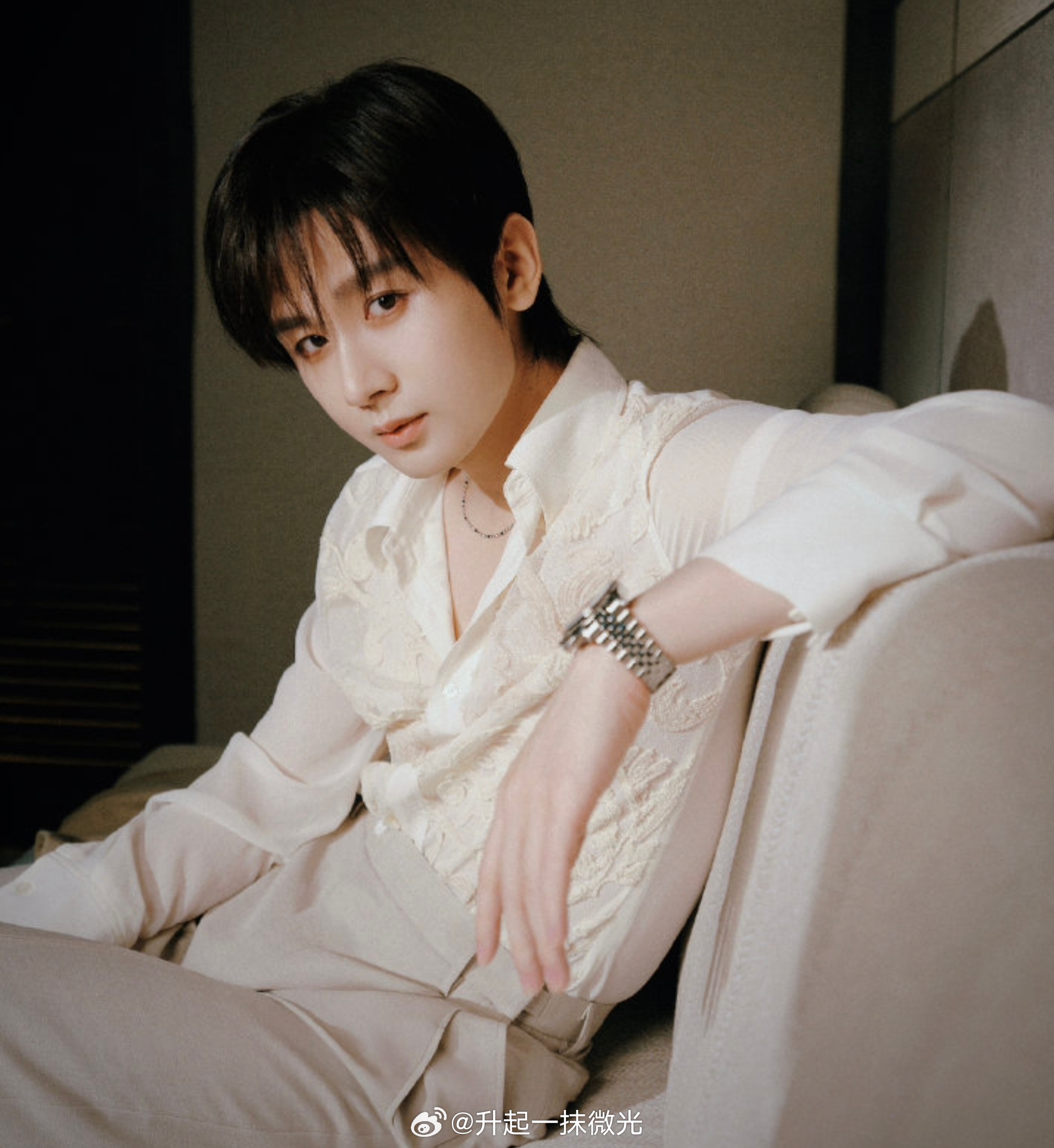 ee你学坏了，跟谁学的这么挑衅的表情不要挑战我的底线，因为我没有底线