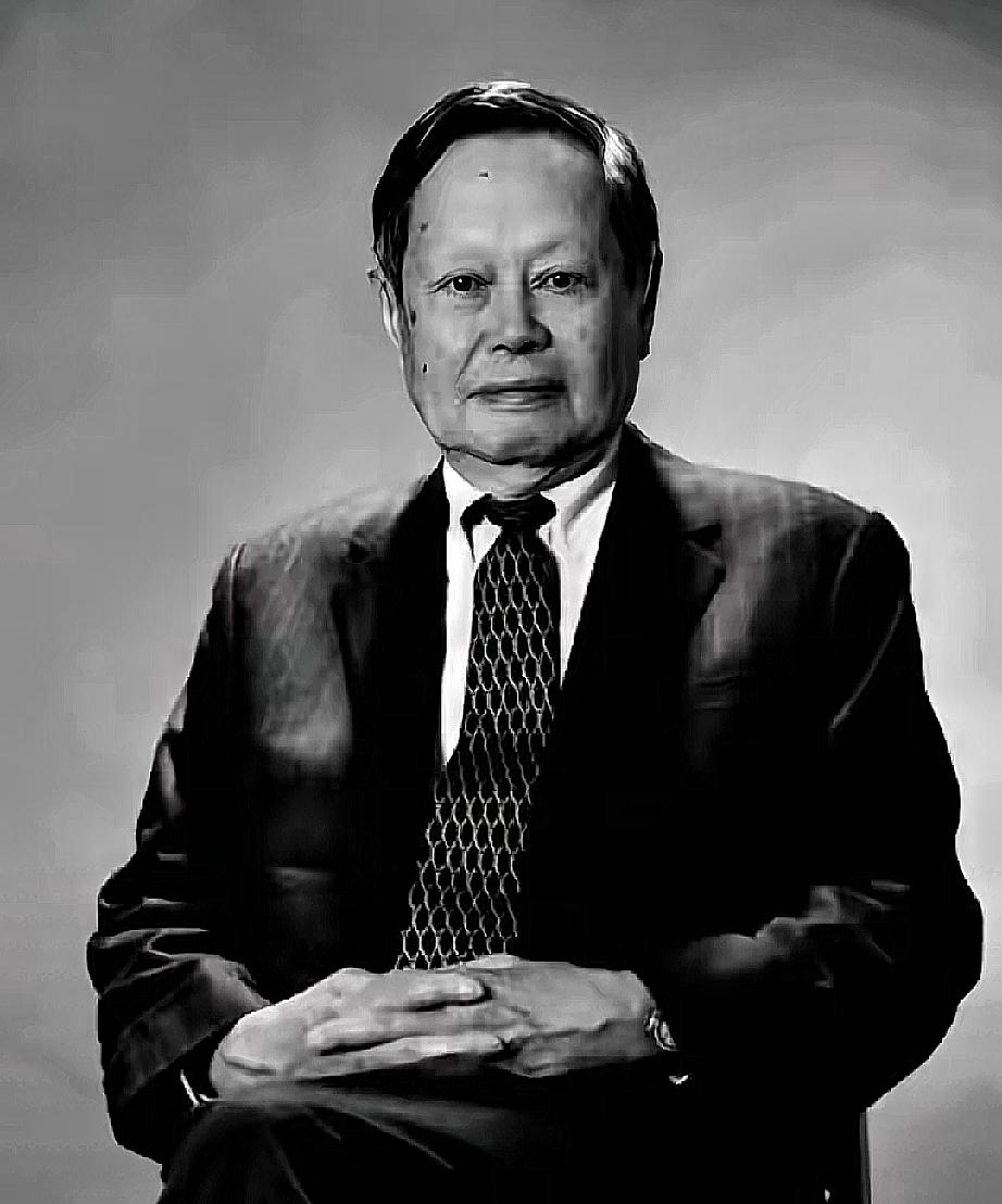 103岁的人生，本就足以写一部厚重的书。杨先生这一生，在科学舞台上留下了浓墨重彩