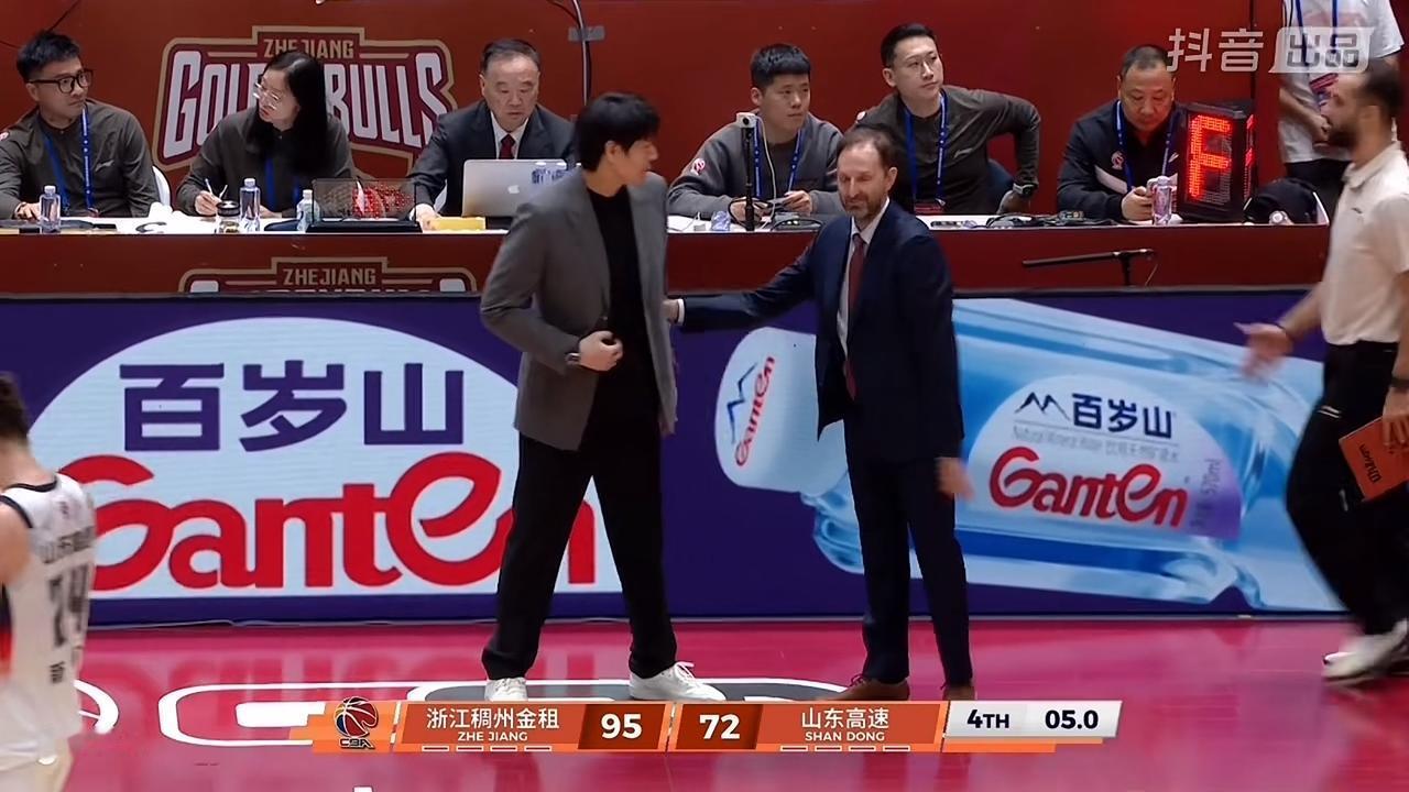 没有想到山东高速男篮会输这么多！

      在刚刚结束的山东高速男篮客场挑战