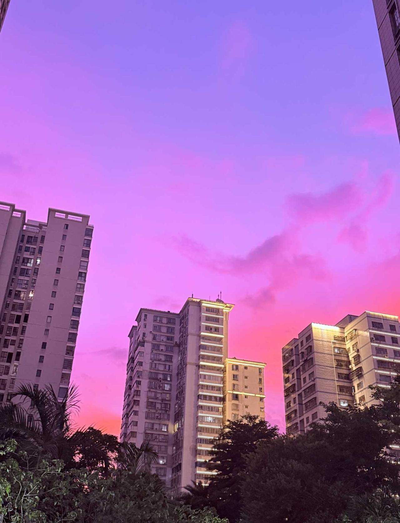 健身出来看见的落霞
今天的晚霞 日落与晚霞 落日晚霞 美丽的黄昏 傍晚的彩霞