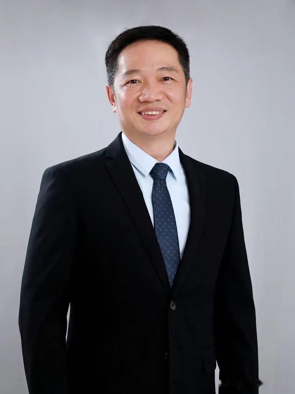 海南医科大学第二附属医院又迎来了一位专家的加入——蒋奕教授正式受聘担任我院医学影