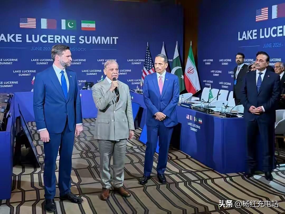 局势反转！美伊谈判关键时刻突然交火，海峡规则已定，美国根本说了不算
 
正当美伊