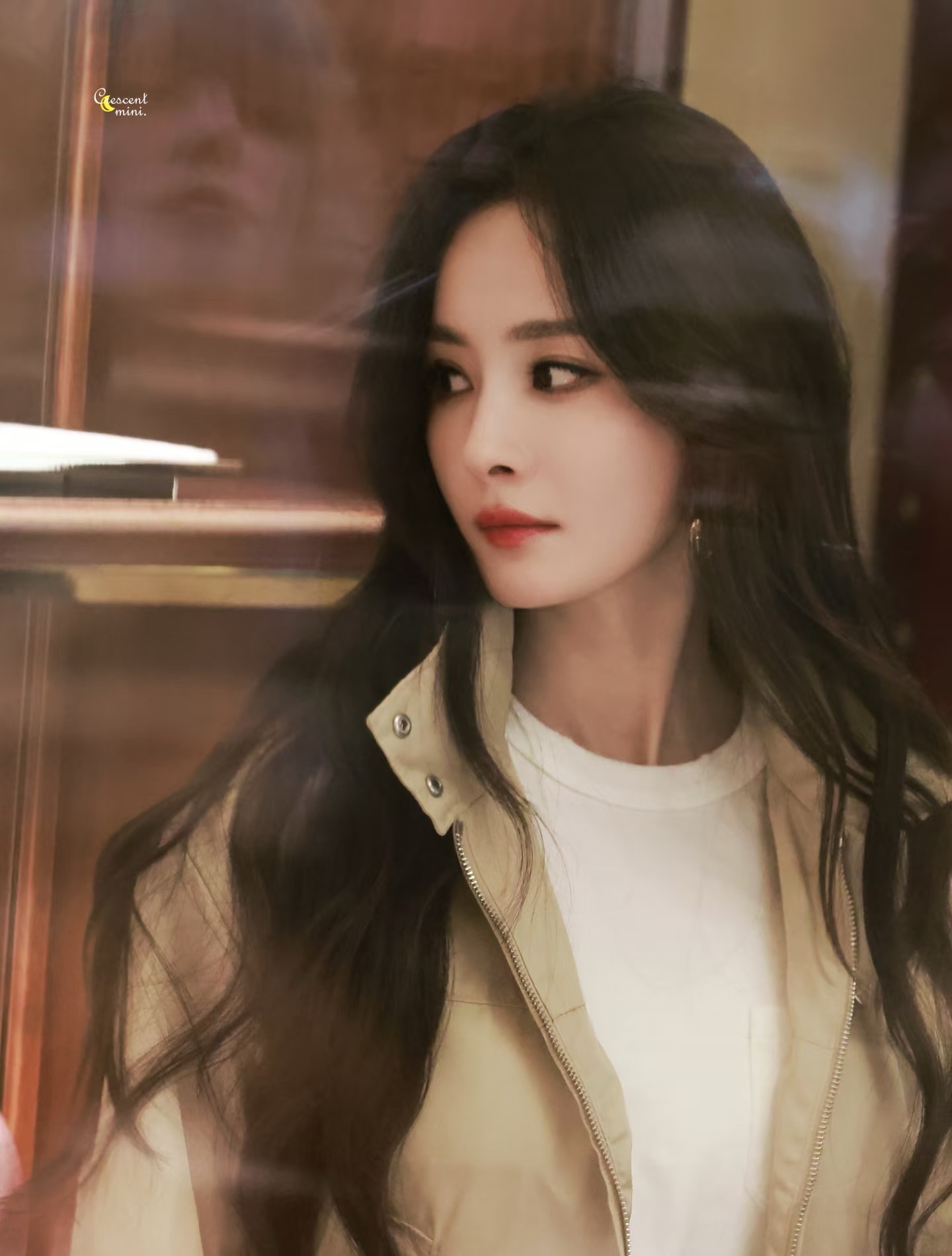 Prada代言人杨幂杨幂真prada女王，每一张图都像时尚大片啊，状态太好了。而