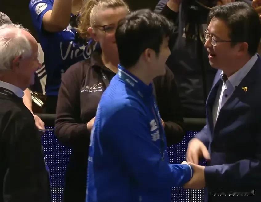 今天欧冠比赛，或许很多人接受不了这个结果！
萨尔布吕肯俱乐部拿下冠军，但樊振东输