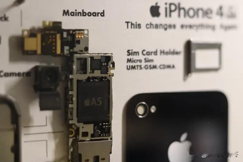 昨天三星刚说了，今年的Galaxy 26，顶着内存翻几倍的成本，不涨价。
今天就