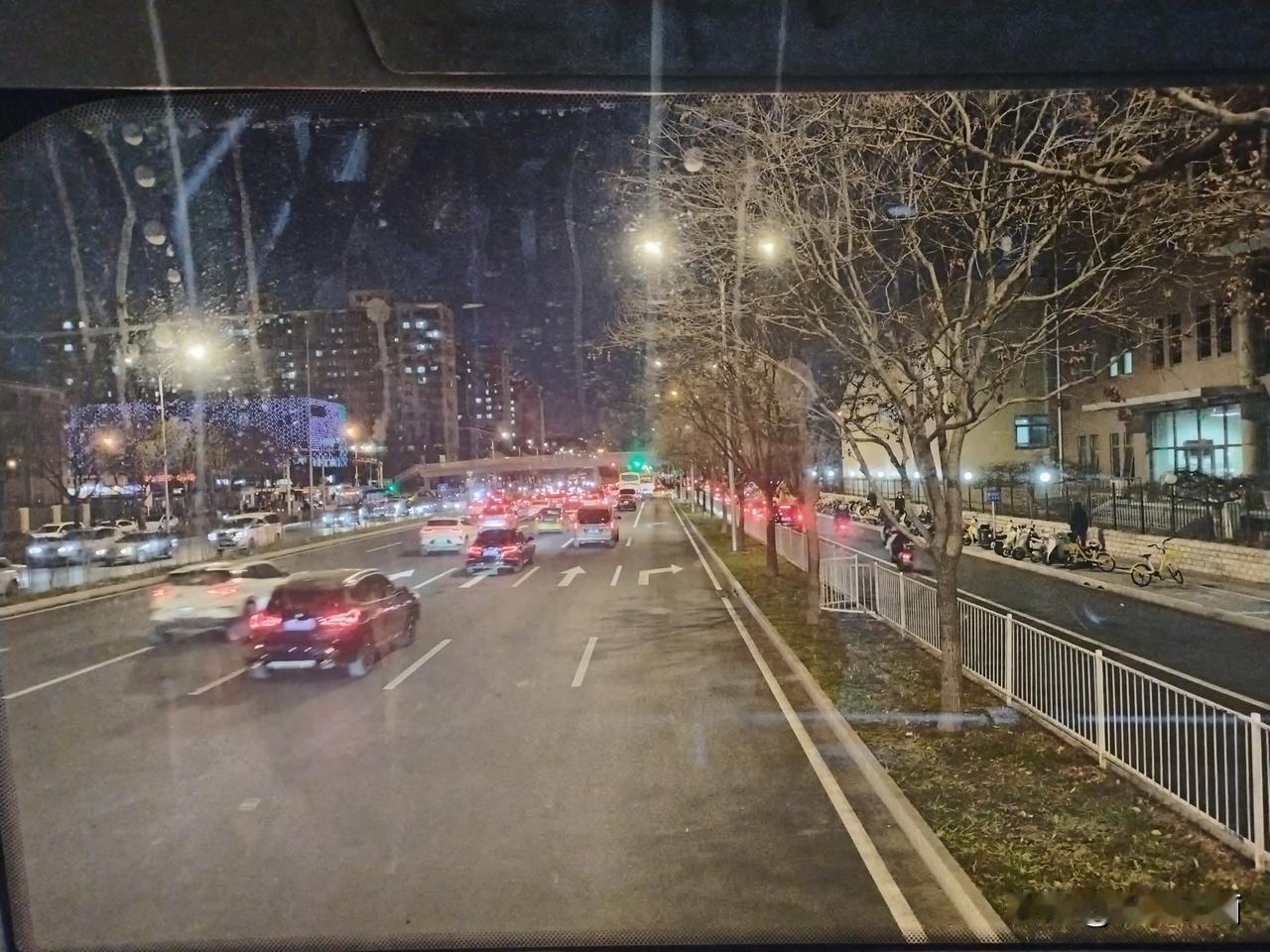 你能不能说出男足一个优点男足当然有优点，他们带我认识世界。很多不太热门的国家，我