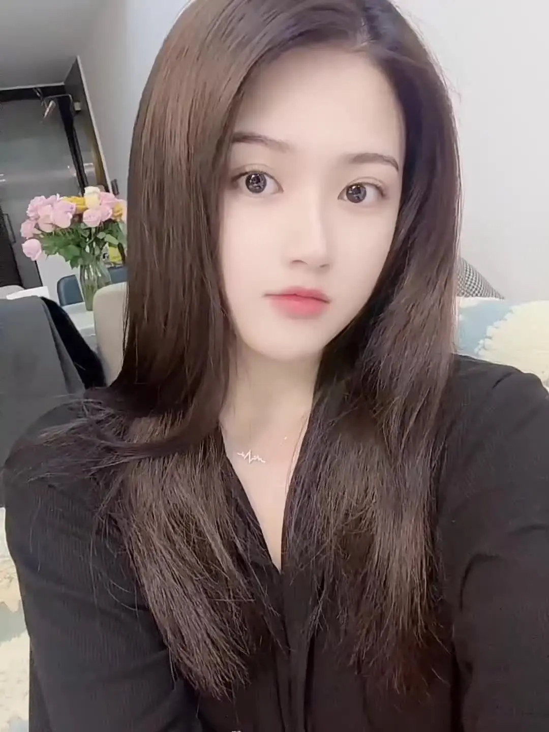 我不太会玩网络 我以为我们加完好友就该结婚了  🤭