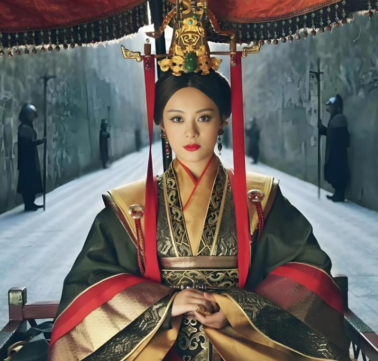 公元前272年，芈月诱杀了与其私通30年的义渠王。弥留之际，义渠王艰难开口：看在
