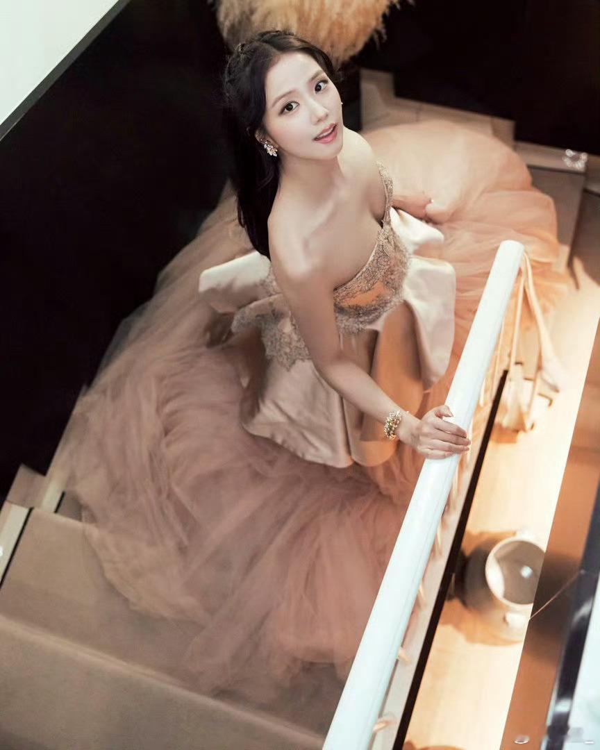 我家女孩好呆萌啊 