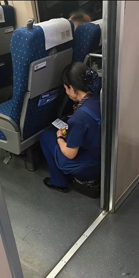 看到高铁上这一幕！你想到了什么吗？ 