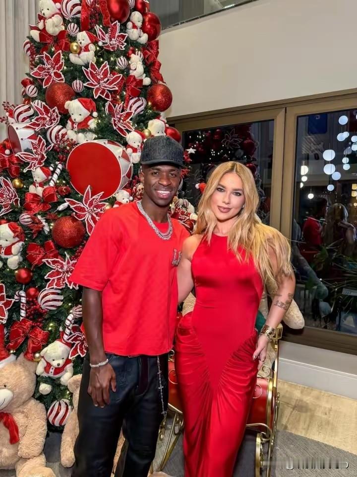 圣诞节就能这么开放的吗？姐姐这只右手藏的好深呐！