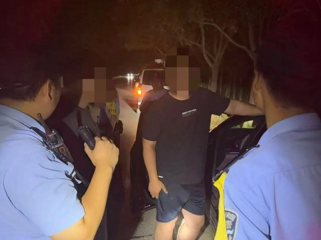 女子深夜打算跳河轻生，滨州民警及时出手营救

近日，深夜，滨州小营派出所接到报警