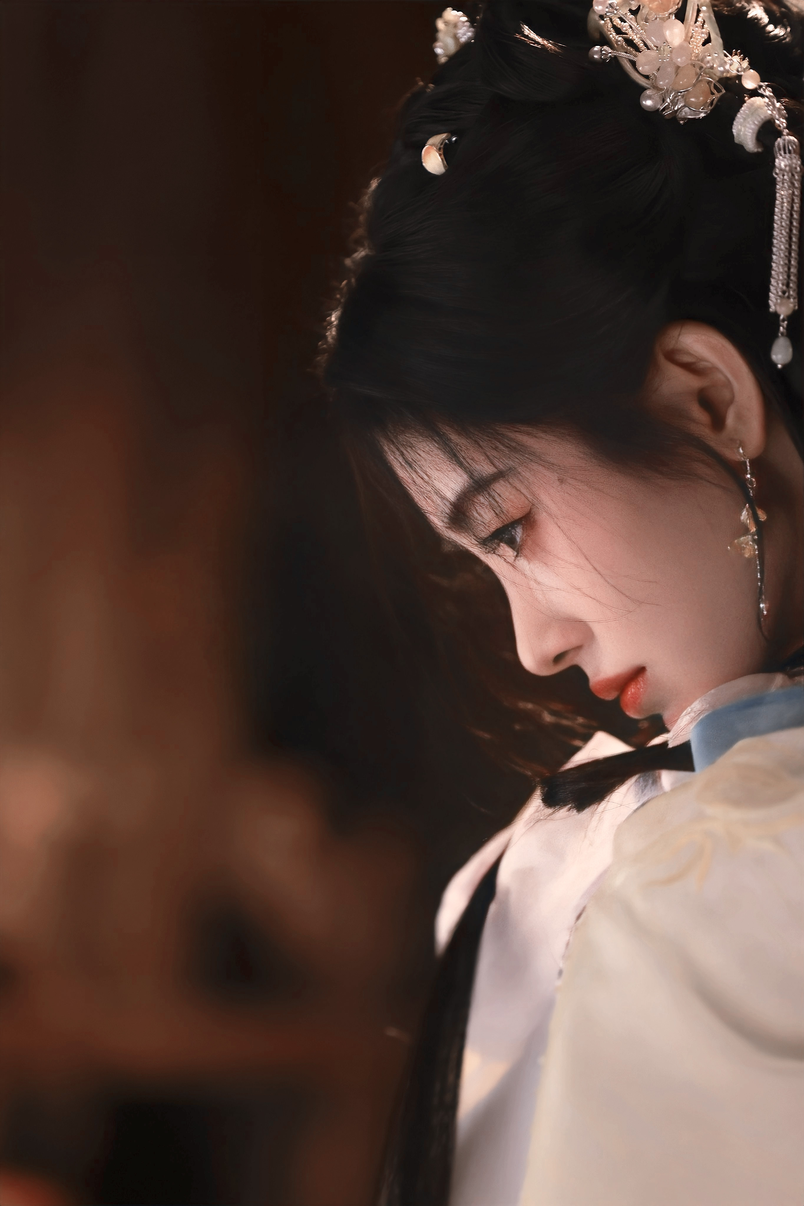 鞠婧祎姜黎非  心事，不提。眼底有雾，唇边无声。 
