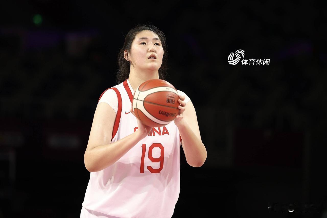 今天上午，在新闻发布会上，官宣2025年中国女篮热身赛中国VS波黑国际女篮对抗赛