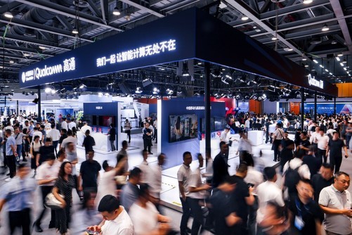 灵犀2.0率先完成第五代骁龙8至尊版适配，高通与伙伴合作推动边缘智能发展