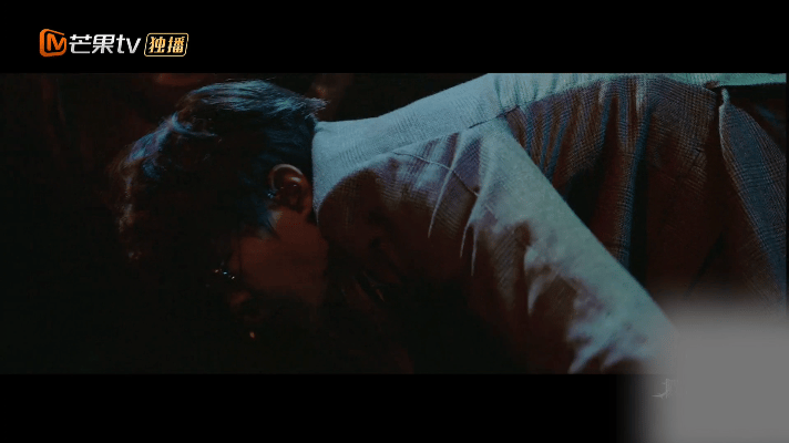 早安rap舞台设计 跟家人看这段，我妈都夸“这小伙子真敢拼”！早安在《高尚》舞台