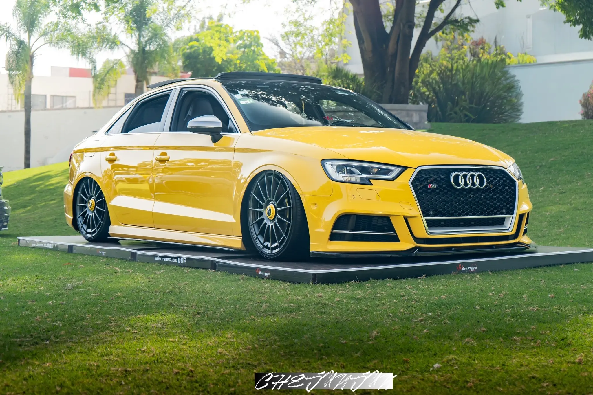 黄色战车。// Bagged Audi S3 