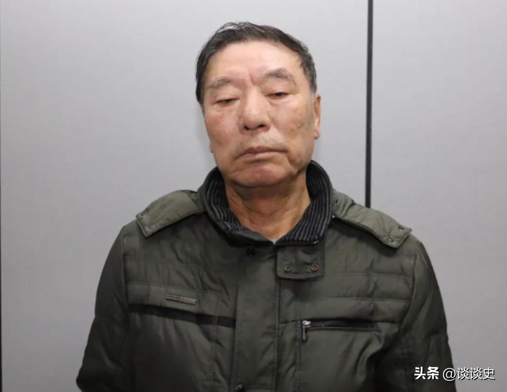 1993 年，黑龙江海林金座歌厅发生一起恶性枪击案，合同制书记员陈志伟因争抢麦克