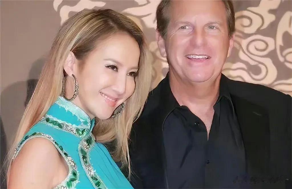  俩人不是离婚了吗？又没有孩子怎么还能分遗产？但有报道称，原本李玟和白皮老公、要