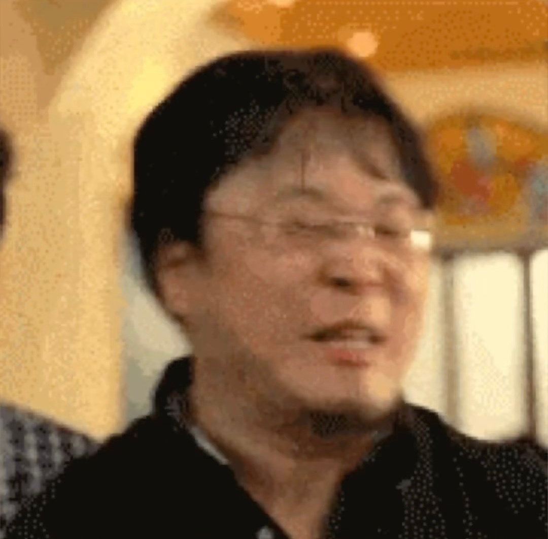 罗永浩：我不知道啊，他们突然就捅了自己两刀，嗯，就像我当初扇自己巴掌一样样[哆啦