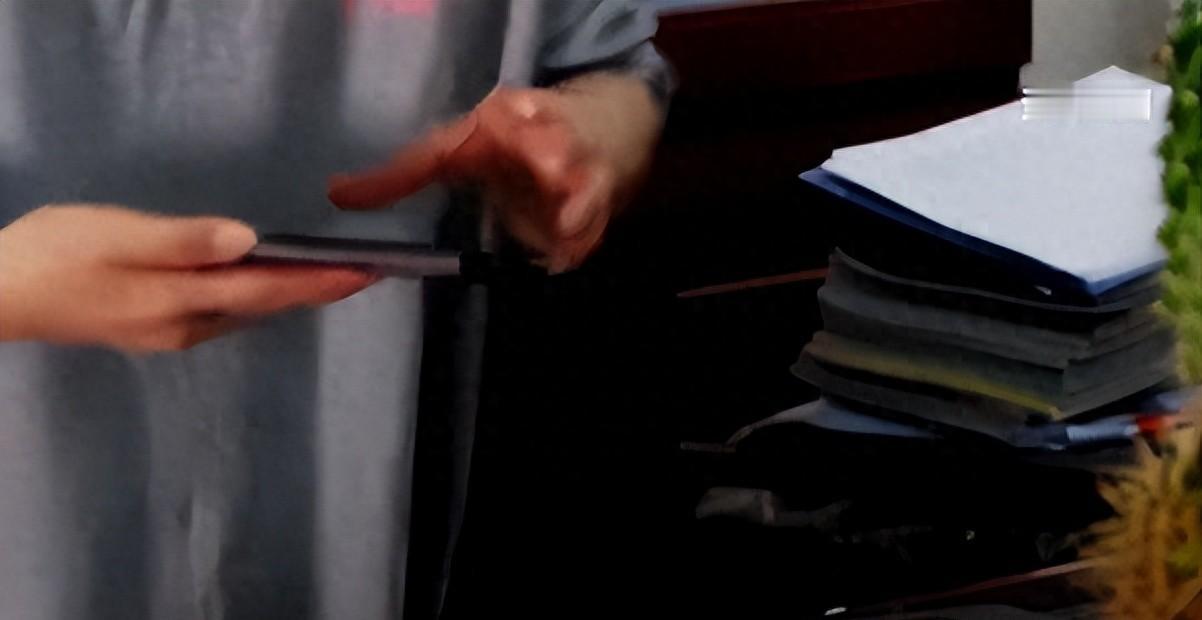 航天骨干被策反卖机密，43万获利酿大祸

一位本当守护航天事业的技术专家，居然为