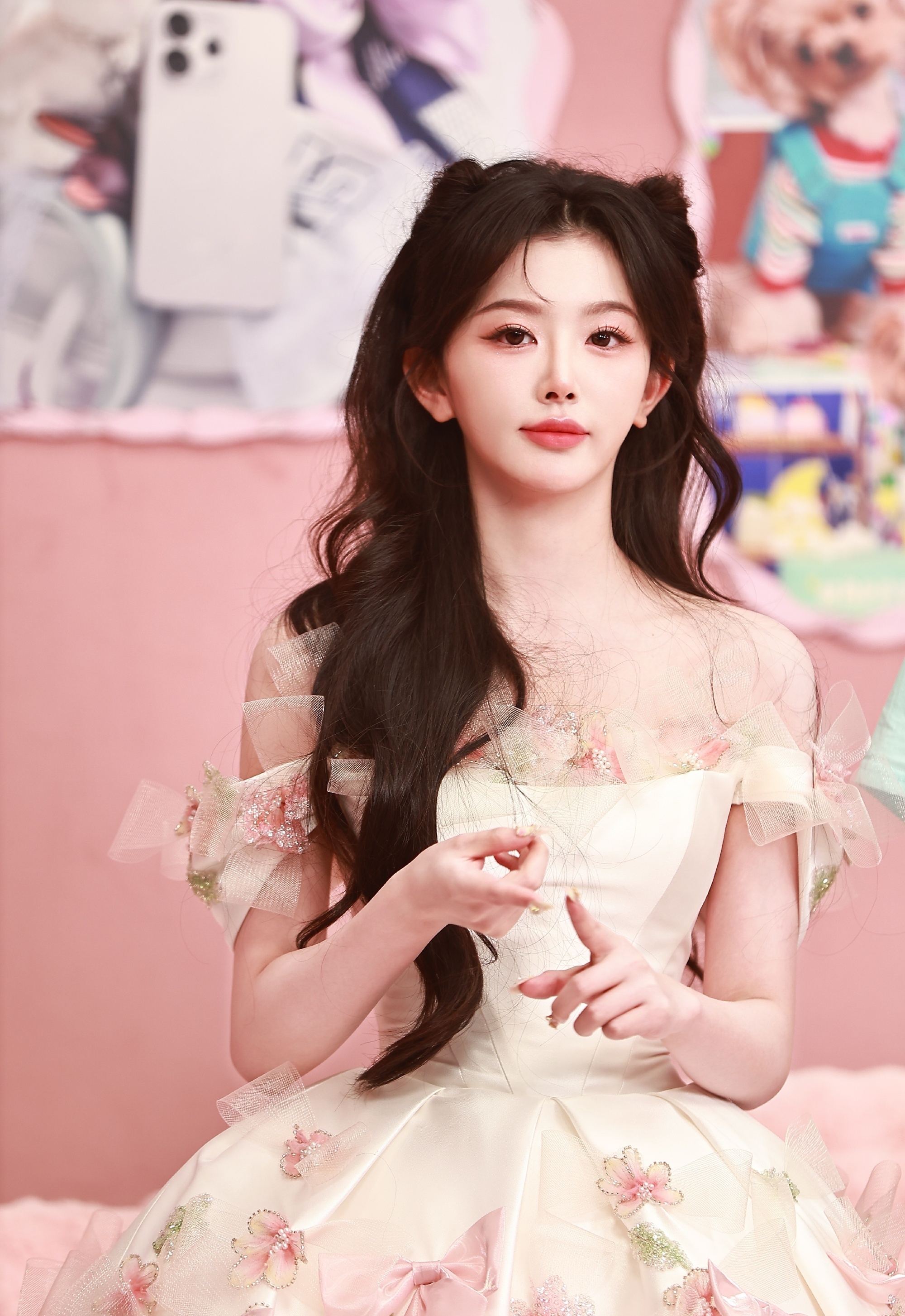 孔雪儿直播造型，喵系甜心。孔雪儿