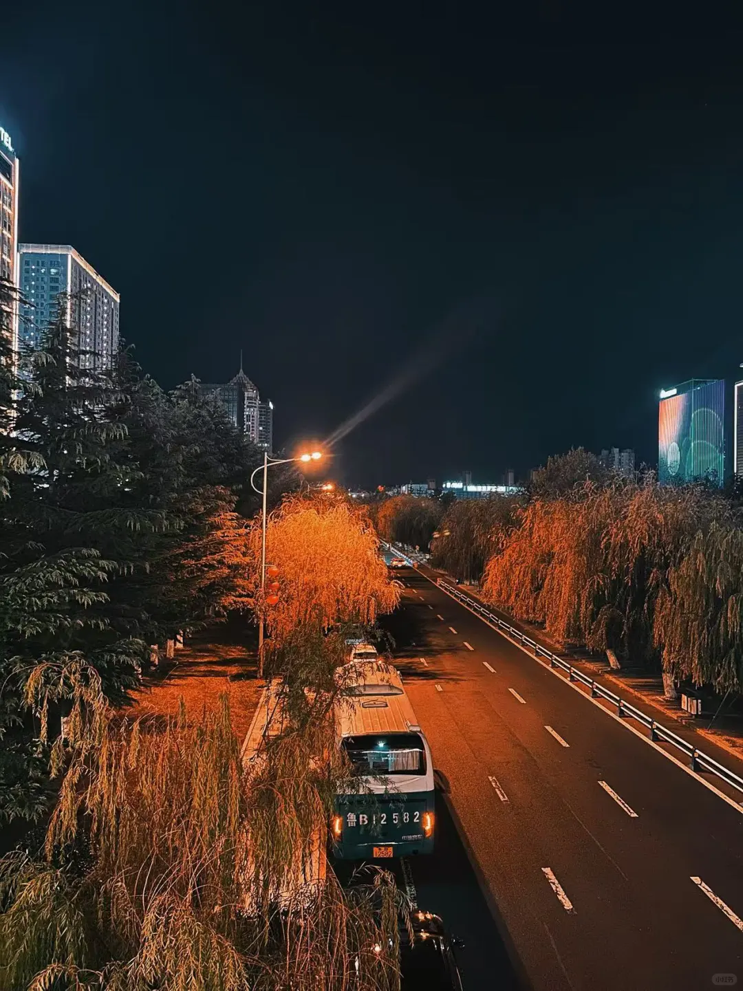 夜晚的城市很惬意～