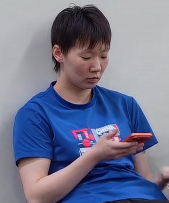 新加坡大满贯
国乒参赛球员奖金分配
(税前)
1.王楚钦：51.5万元人民币
2