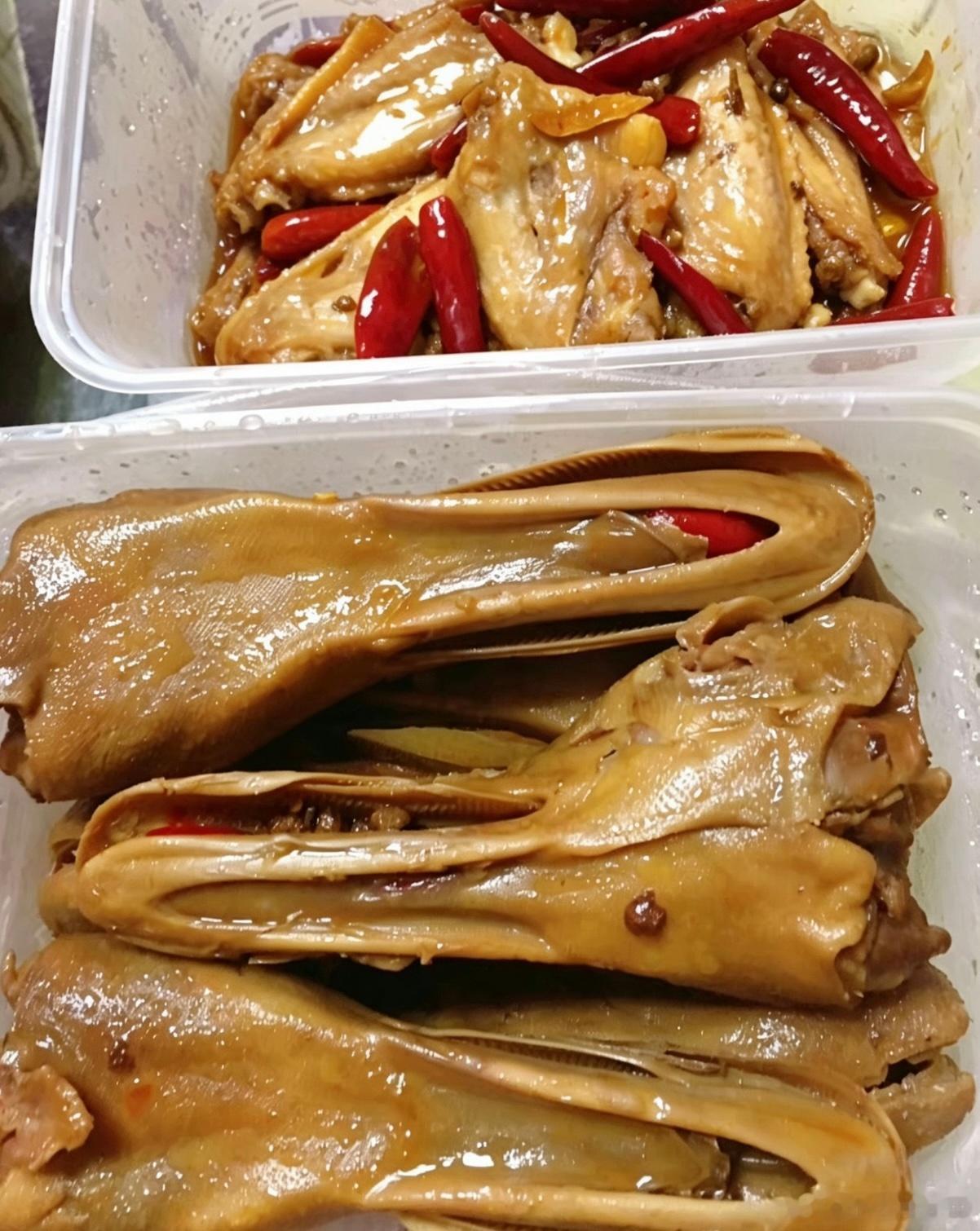 宵夜已到nice我最最最最爱的鸭头！没有之一！秒任何鸭头！至今没有吃到第二家能做