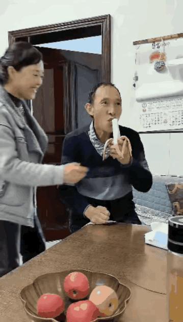 都大半辈子的人了，依旧不懂人情世故，该！