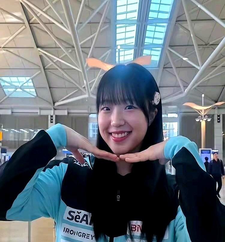 韩国队出发去成都打混团世界杯，机场采访时申裕斌不光聊了比赛目标。

她这番话时机