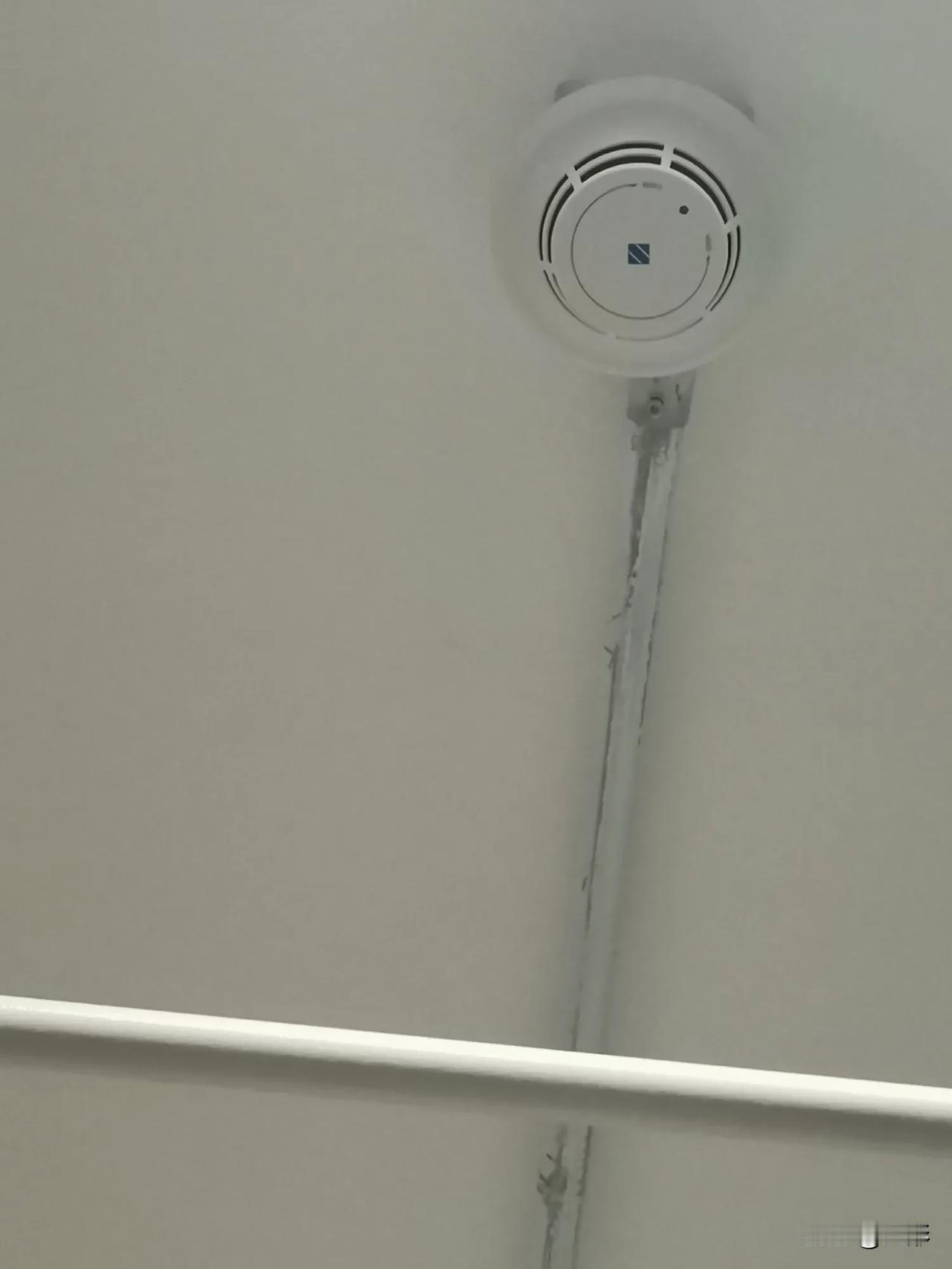 请问这是什么？有知道的吗，在深圳高中的学生宿舍看到的！
就是图一，一个圆形的仪器