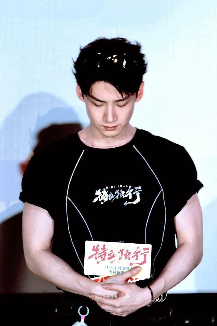 白敬亭特立独行演技 低调深耕表演的白敬亭再出佳作，不刻意卖笑博关注，以角色本心碰
