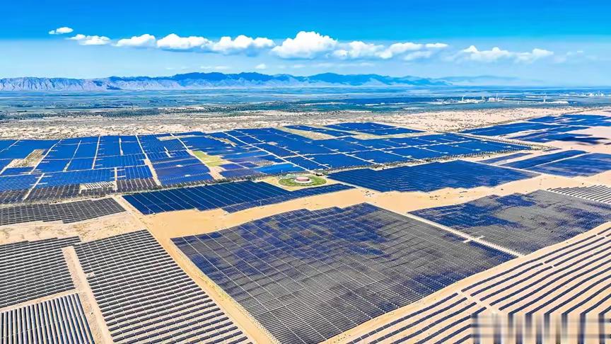 马斯克说：中国土地很多都没有利用，人口多集中在沿海，一旦进入内陆密度小很多！完全