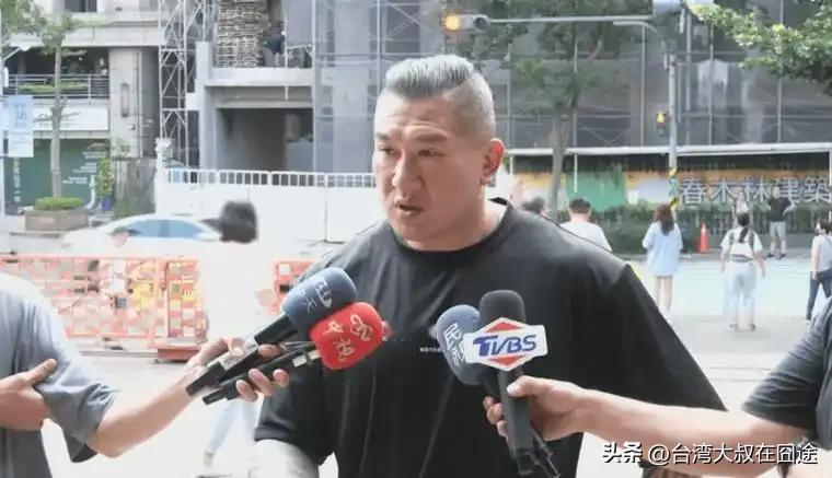 从"不敢说"到"豁出去"！台湾网红"馆长"的大陆行，让台湾年轻人开始思考：我们到
