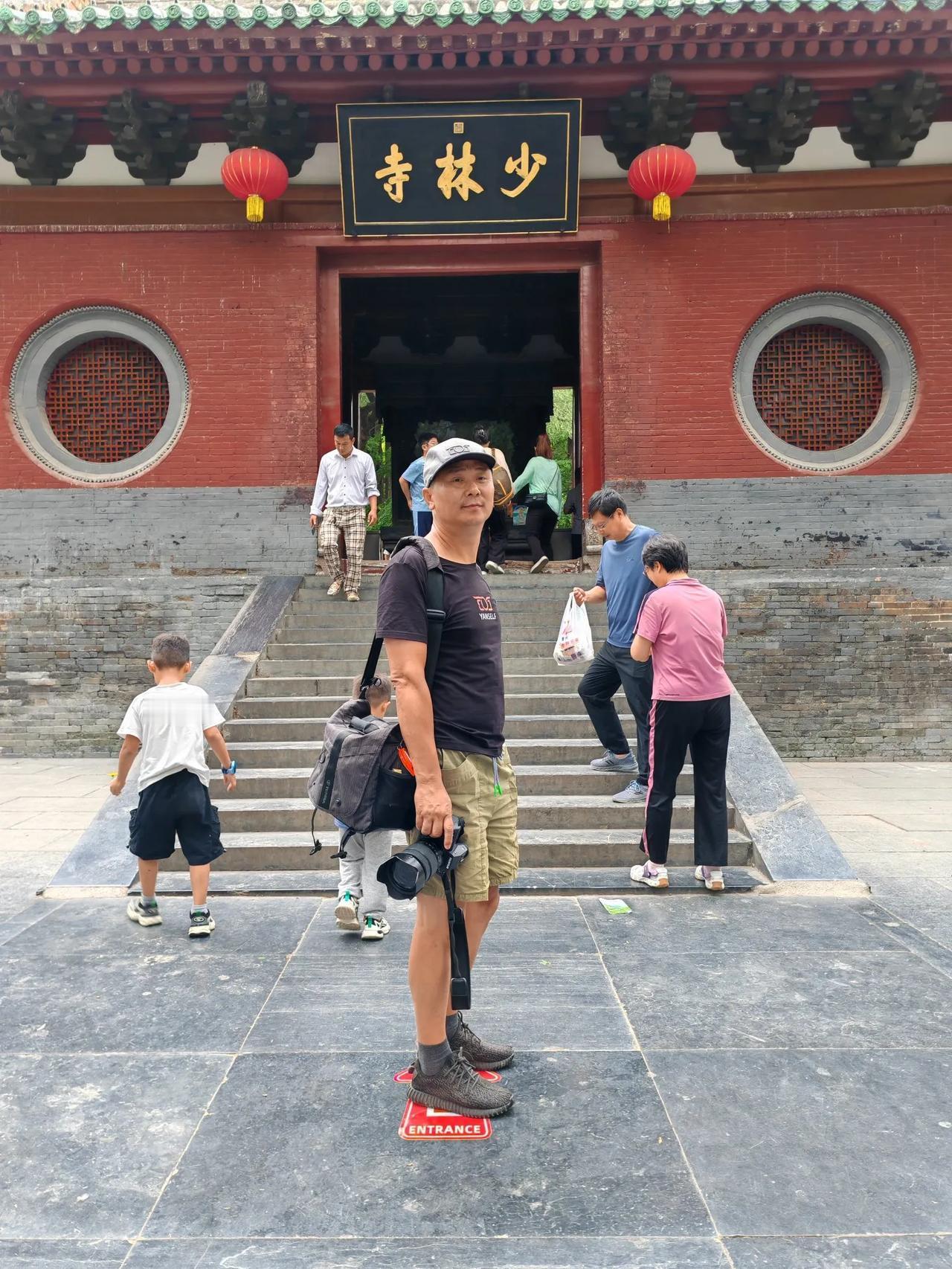 在少林寺，留下脚印。