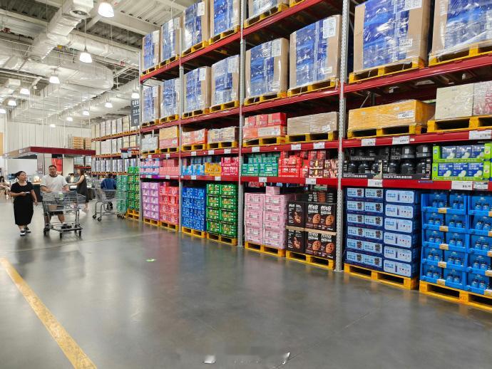 山姆配送员竟是三逃逃犯现在山姆真的是越来越不行了..这员工背调怎么做的。不过好在