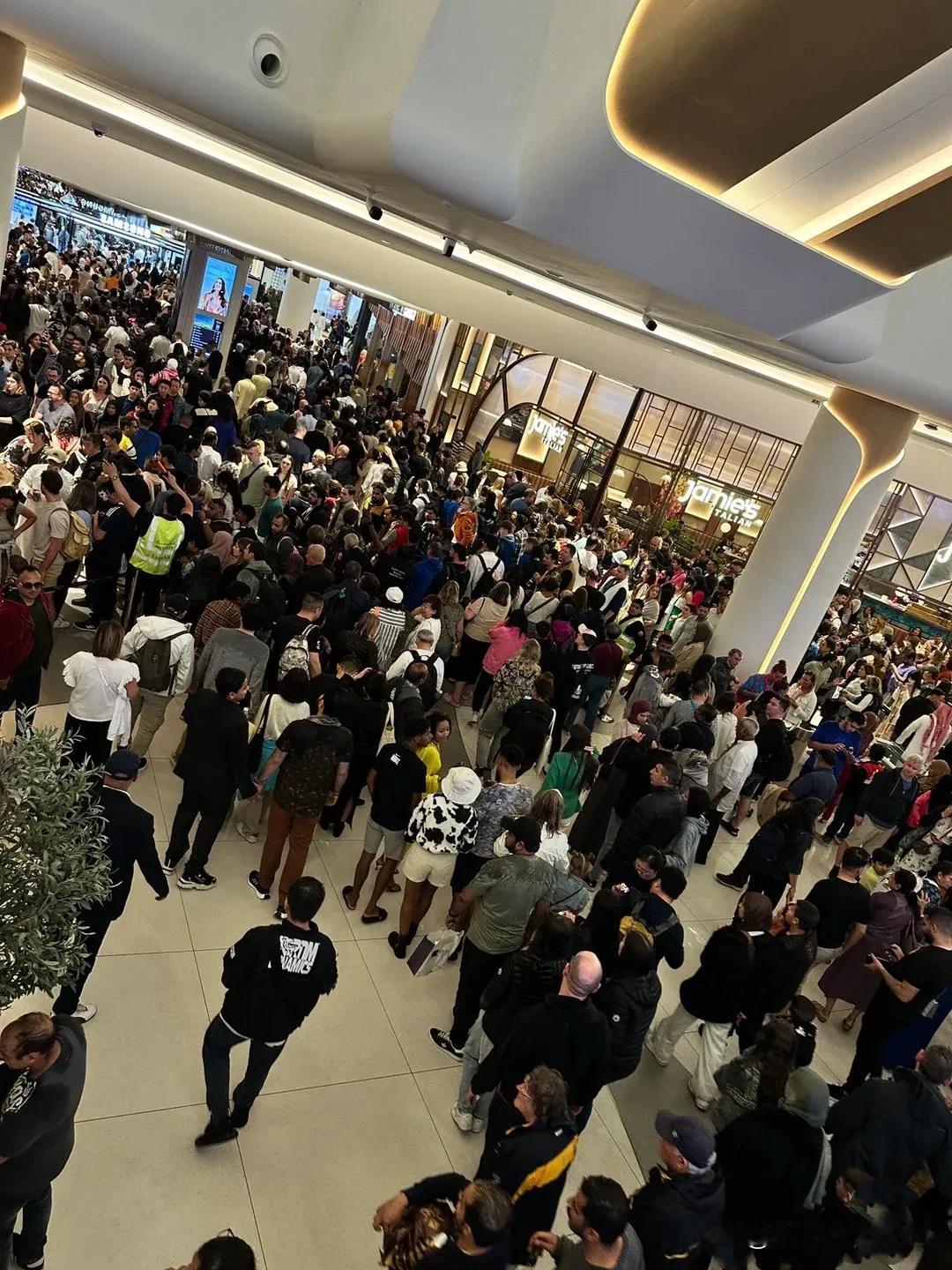 据文旅部消息：春节假期国内游人次达4.74亿，出境游约360万人次~~~还是有钱