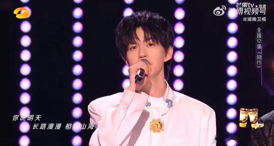 声鸣远扬开场曲唱给香港同胞 声鸣远扬大合唱为香港同胞祈福 大合唱的力量太戳人！《