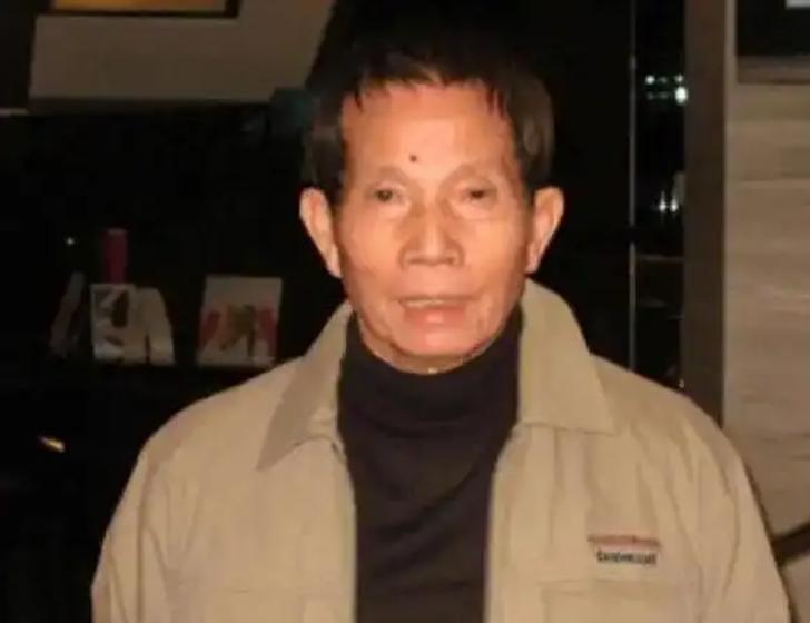 2001年某晚，香港著名武术指导刘家良想给妻子一个惊喜，深夜悄悄回家。不料一名偷